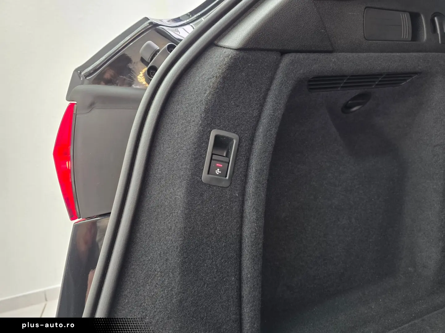 AUDI A4 Avant 40 TFSI quattro S Line