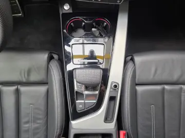 AUDI A4 Avant 40 TFSI quattro S Line