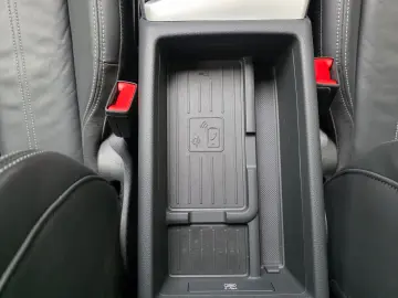 AUDI A4 Avant 40 TFSI quattro S Line