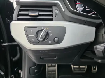 AUDI A4 Avant 40 TFSI quattro S Line