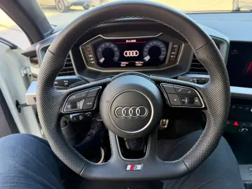 AUDI A1 Sportback 40 TFSI S line  S line