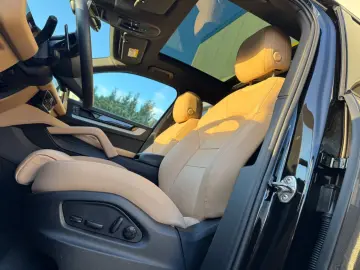 PORSCHE Cayenne BI-COLOR BEIFAHRERDISPLAY PANO VOLL