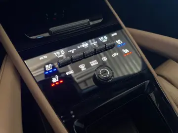 PORSCHE Cayenne BI-COLOR BEIFAHRERDISPLAY PANO VOLL