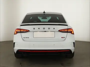 SKODA Octavia Lim. 2.0TSI RS CANTON Lenkrhz ACC RFK