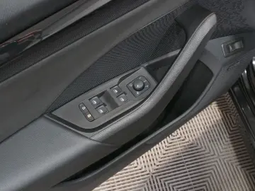 SKODA Octavia Lim. RS Plus 2.0 TSI ACC STDHZ MATRIX VC