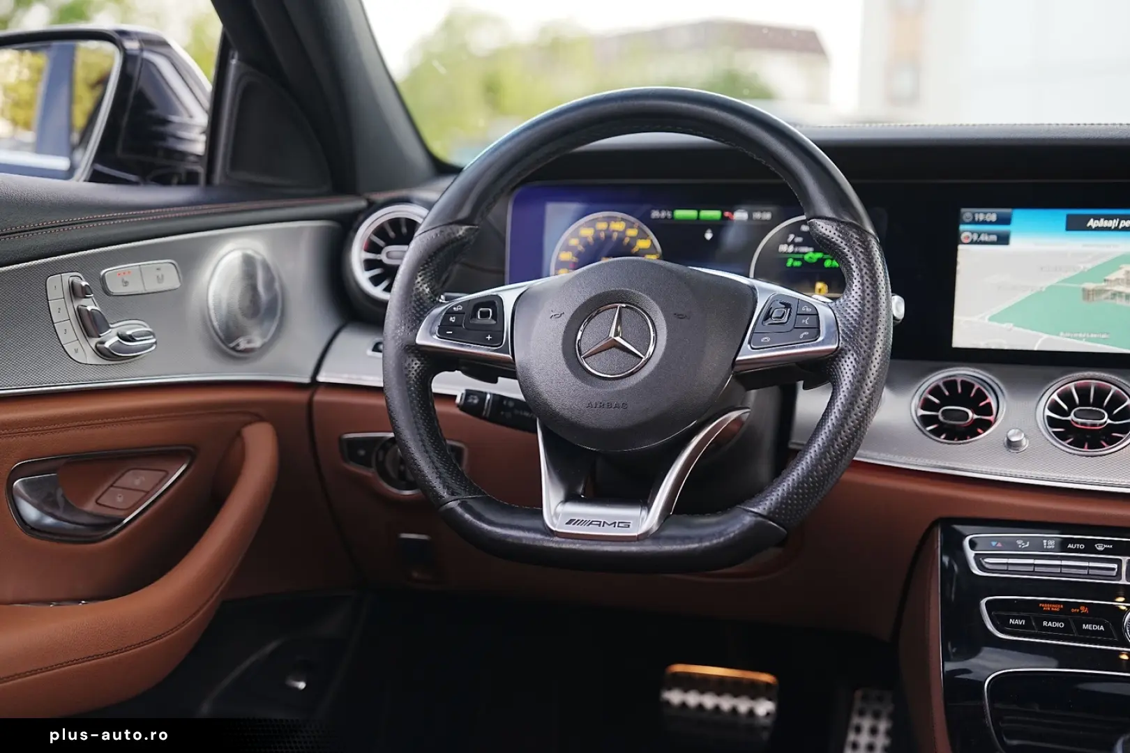 Mercedes-Benz E 350e 9G-TRONIC AMG Line