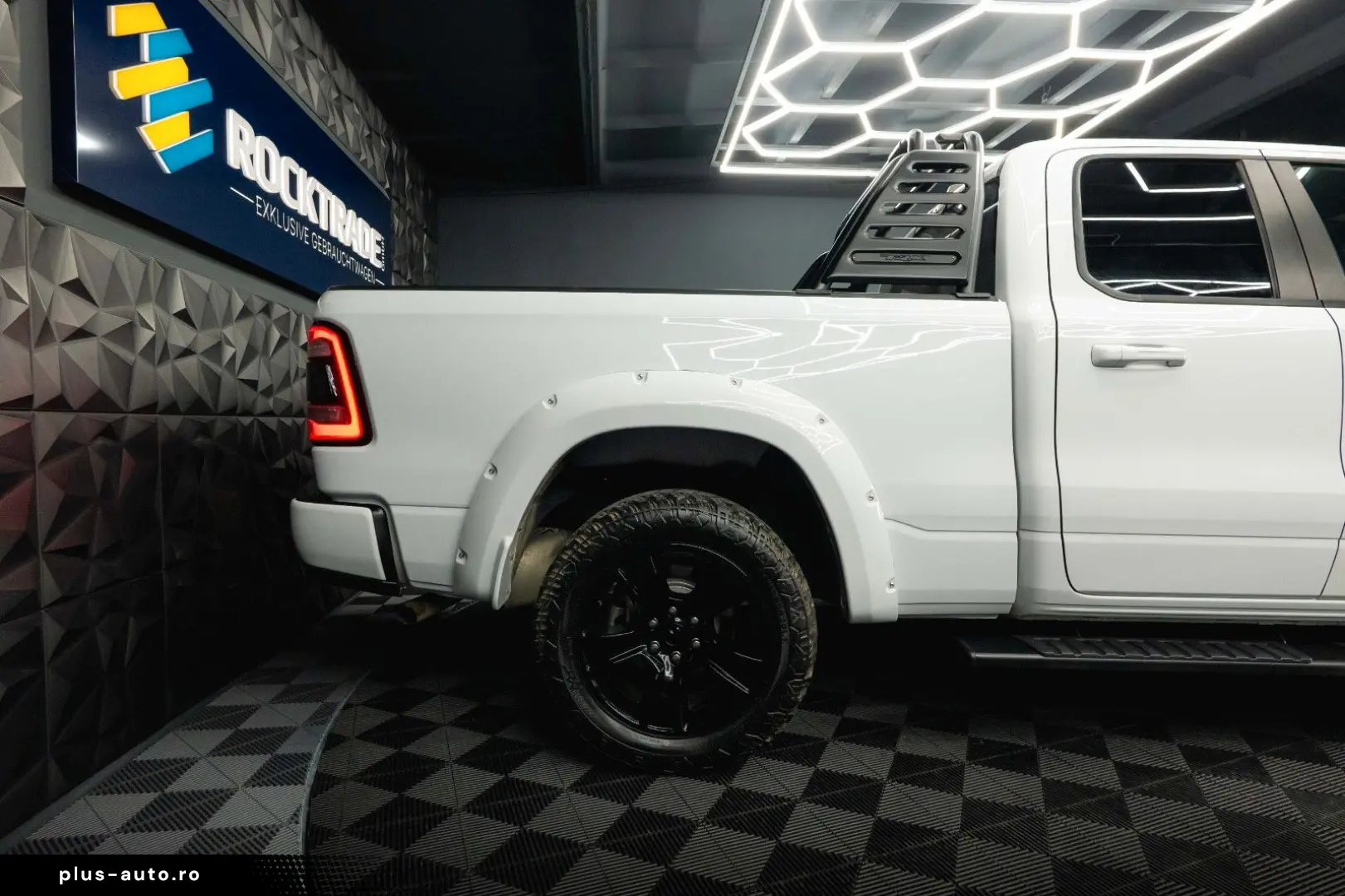 DODGE RAM 5.7 V8 HEMI 4x4 OFFROAD LONGBED Limited 19%