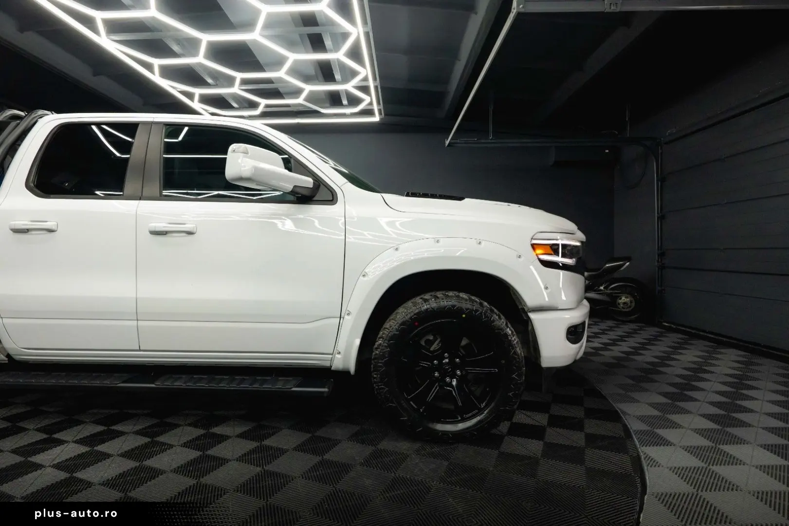 DODGE RAM 5.7 V8 HEMI 4x4 OFFROAD LONGBED Limited 19%