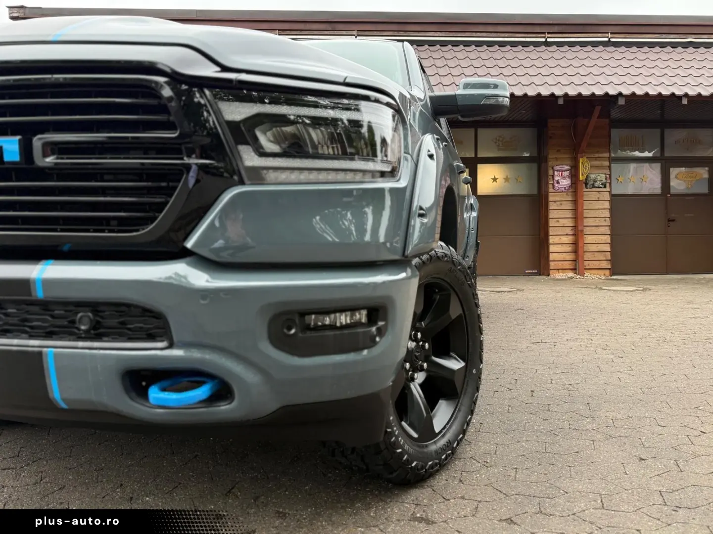 DODGE EU-RAM V8 LPG PANO 12 RADIO LIFT OFFROAD BÜGEL