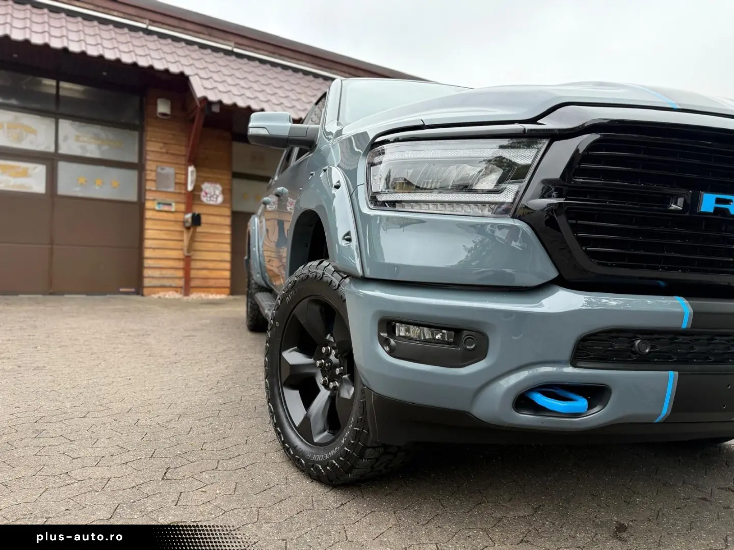 DODGE EU-RAM V8 LPG PANO 12 RADIO LIFT OFFROAD BÜGEL