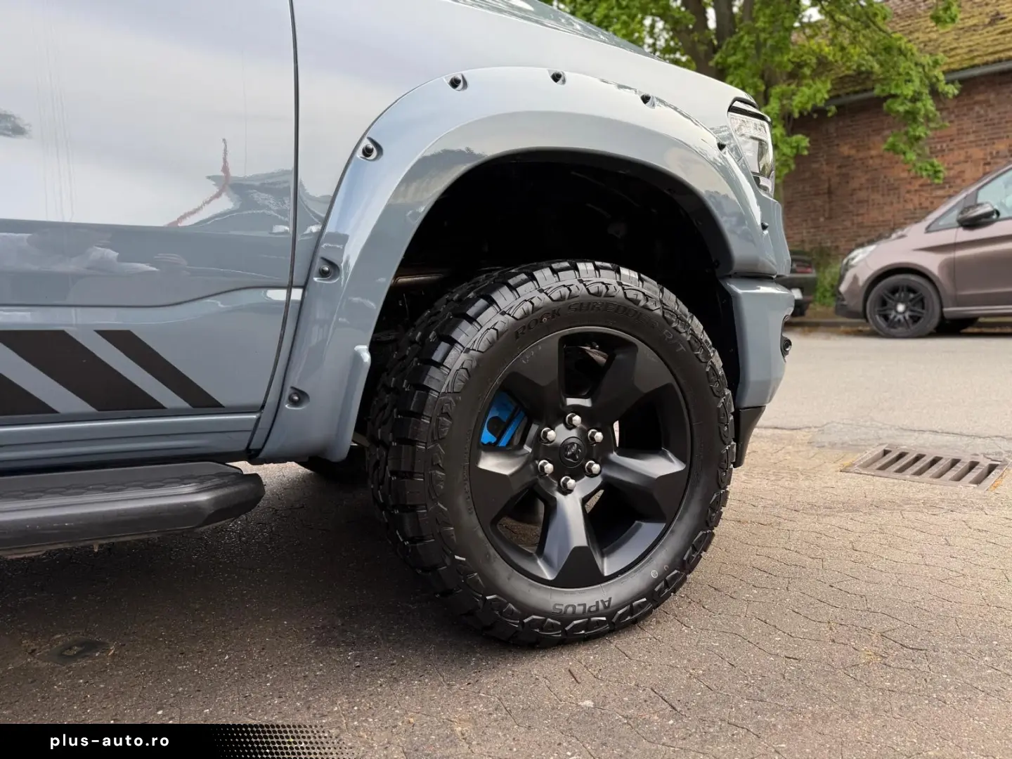 DODGE EU-RAM V8 LPG PANO 12 RADIO LIFT OFFROAD BÜGEL