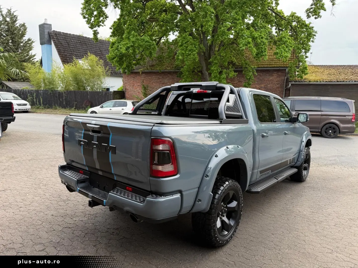 DODGE EU-RAM V8 LPG PANO 12 RADIO LIFT OFFROAD BÜGEL
