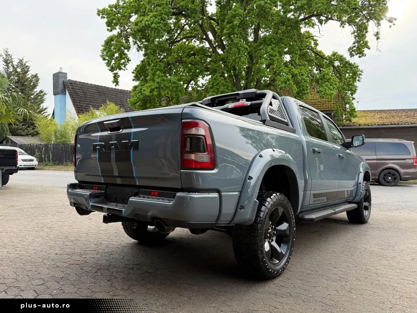 DODGE EU-RAM V8 LPG PANO 12 RADIO LIFT OFFROAD BÜGEL