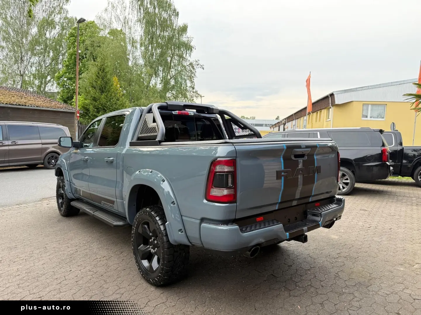 DODGE EU-RAM V8 LPG PANO 12 RADIO LIFT OFFROAD BÜGEL