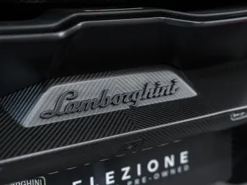LAMBORGHINI Revuelto   Full Carbon Packs   Sports Seats