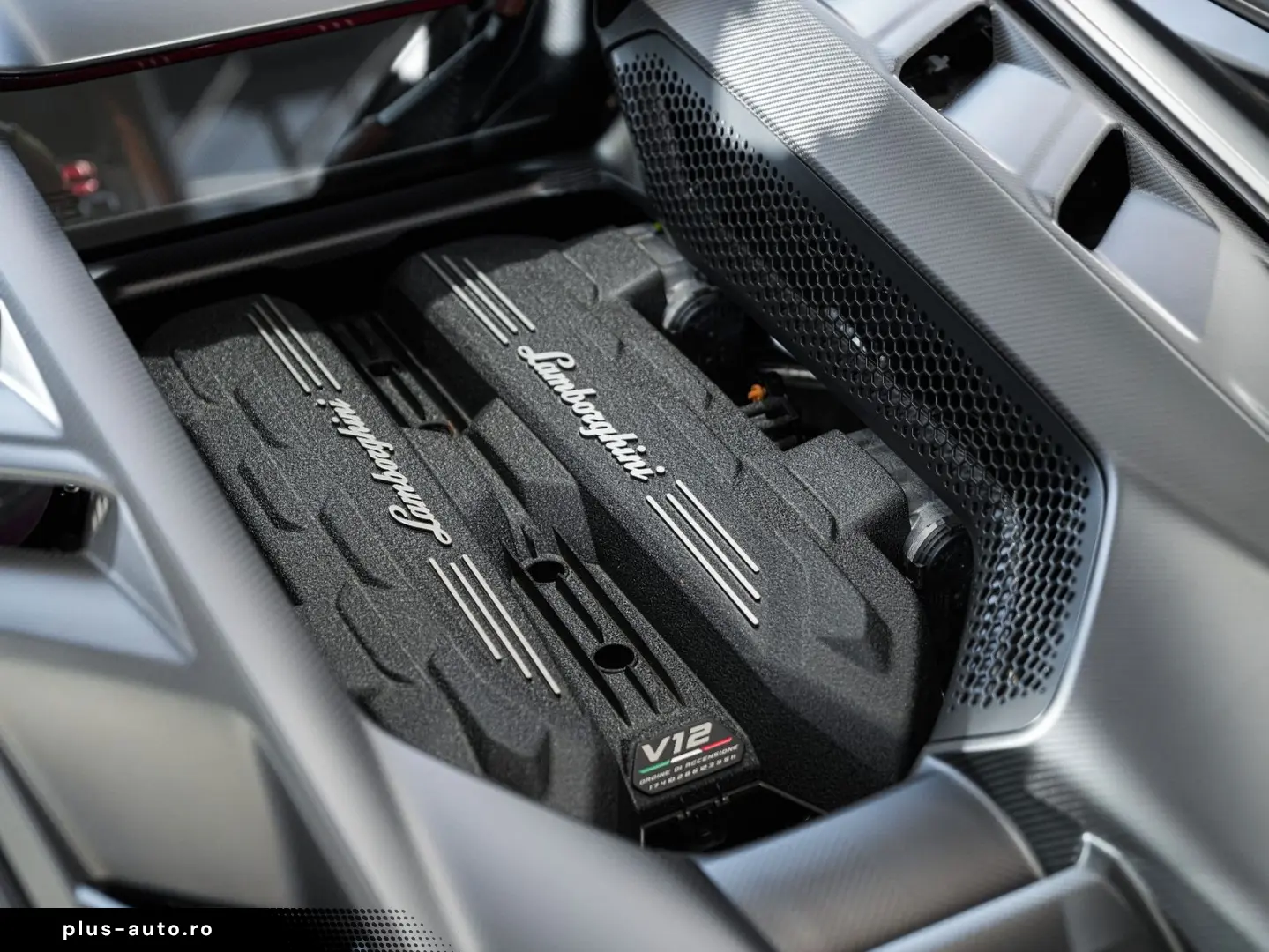 LAMBORGHINI Revuelto   Full Carbon Packs   Sports Seats