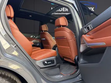 BMW X7 M60 i SKYLOUNGE MERINO 6.SITZER B&W STHZ HUD