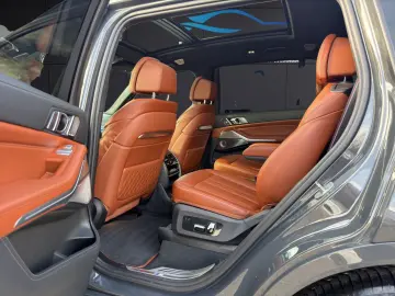 BMW X7 M60 i SKYLOUNGE MERINO 6.SITZER B&W STHZ HUD
