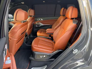 BMW X7 M60 i SKYLOUNGE MERINO 6.SITZER B&W STHZ HUD