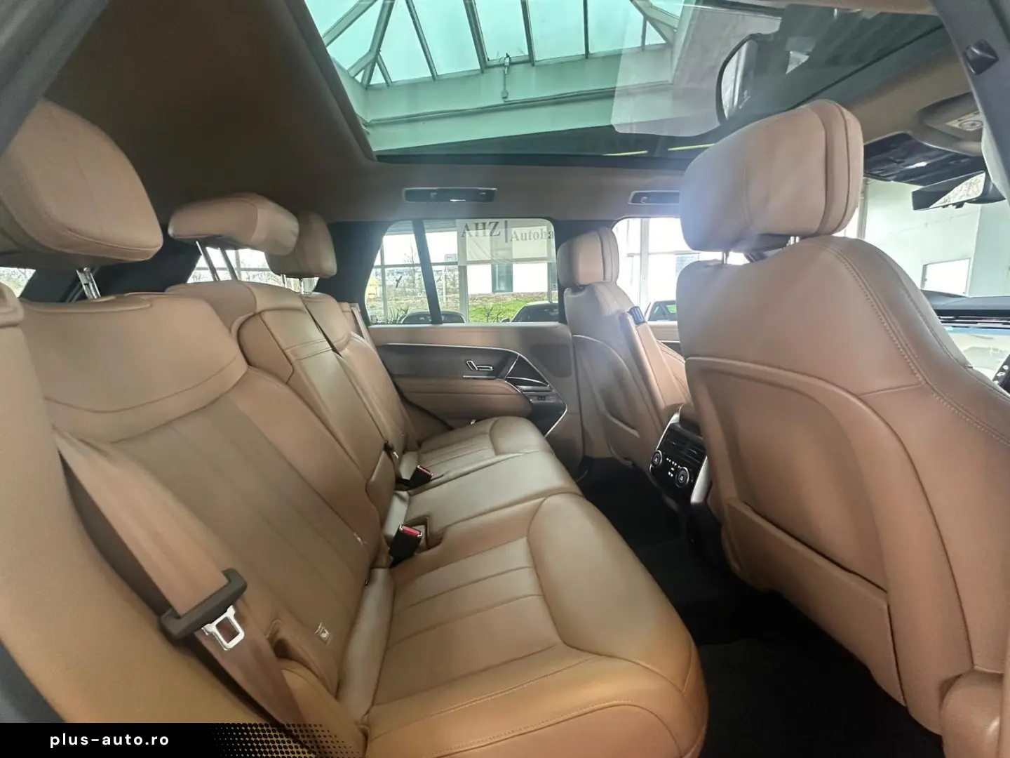 LAND ROVER Range Rover P400 HSE SWB PANO STANDHEIZUNG HUD