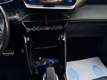 Peugeot 2008 PureTech 130 EAT8 GT Pack