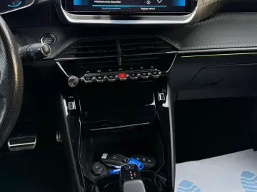 Peugeot 2008 PureTech 130 EAT8 GT Pack