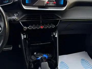Peugeot 2008 PureTech 130 EAT8 GT Pack
