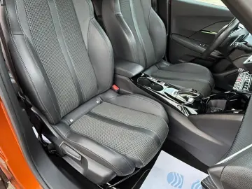 Peugeot 2008 PureTech 130 EAT8 GT Pack