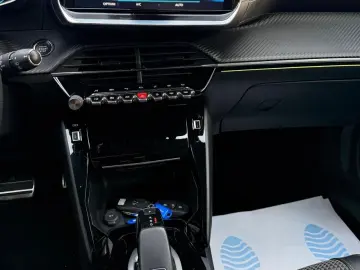 Peugeot 2008 PureTech 130 EAT8 GT Pack