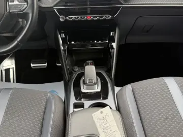 Peugeot 2008 1.5 BlueHDI EAT8 STT GT Pack