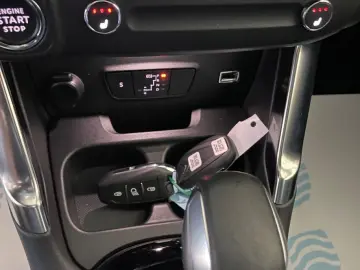 Citroën C3 AIRCROSS BlueHDI 120 Stop & Start EAT6 SHINE PACK