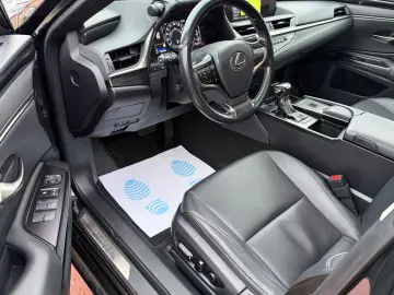 Lexus Seria ES 300h Executive Line
