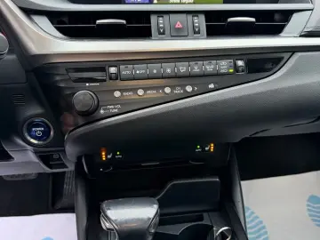 Lexus Seria ES 300h Executive Line