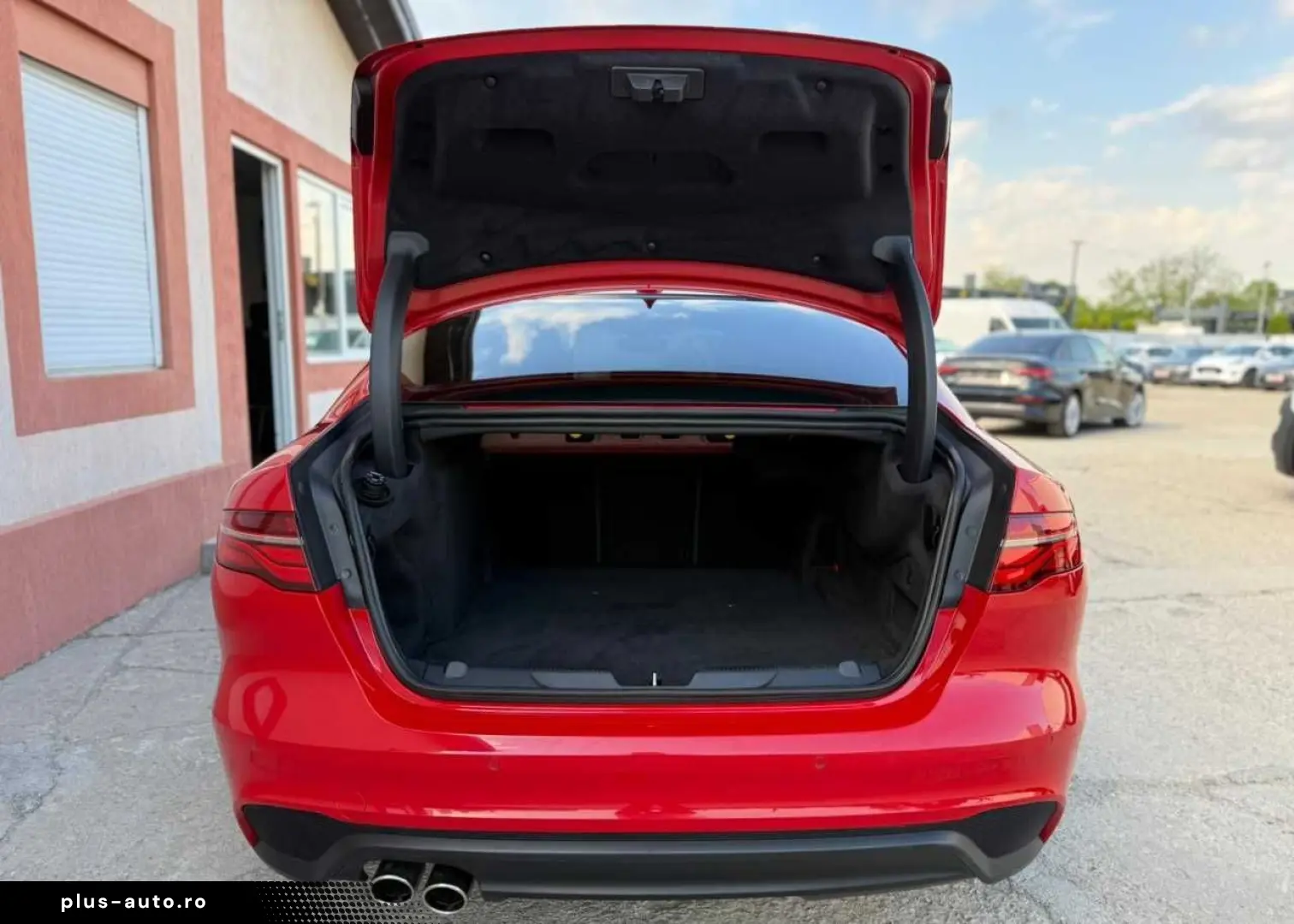 Jaguar Xe