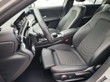 Mercedes-Benz A-180