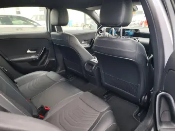 Mercedes-Benz A-180