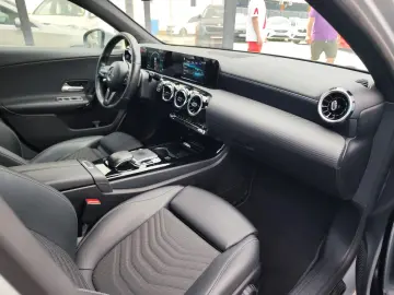 Mercedes-Benz A-180