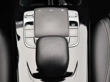 Mercedes-Benz A-180