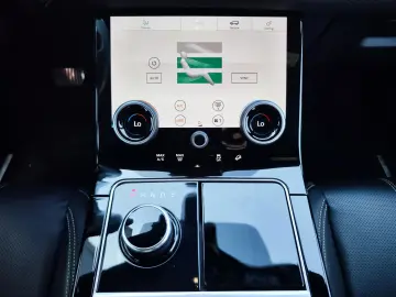 Land-Rover Range-Rover-Velar