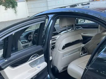 BMW 750i G11