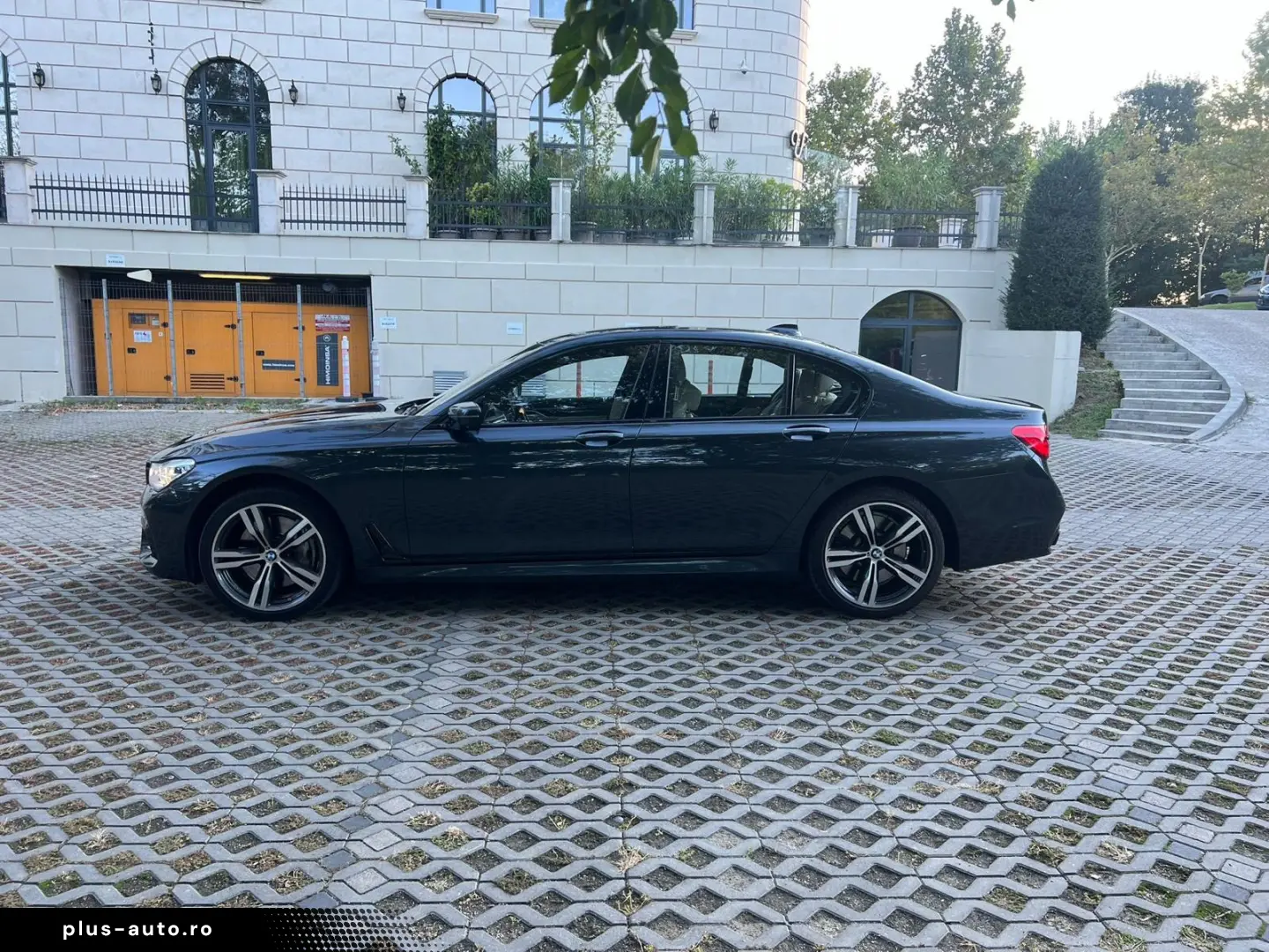 BMW 750i G11