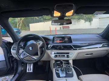 BMW 750i G11
