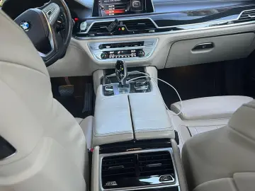 BMW 750i G11