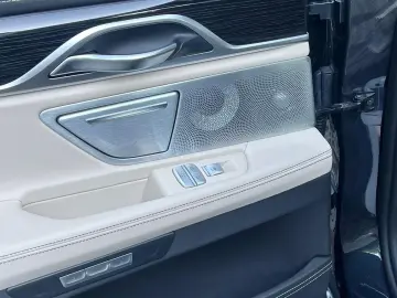 BMW 750i G11