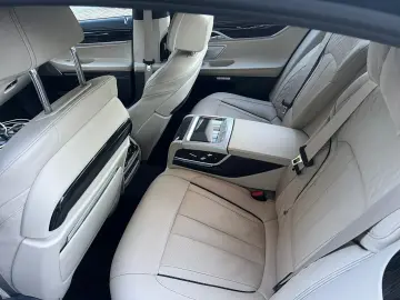 BMW 750i G11