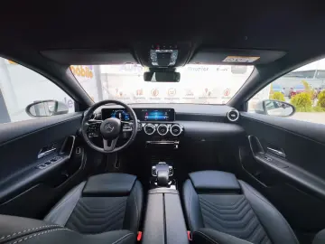 Mercedes-Benz A-180