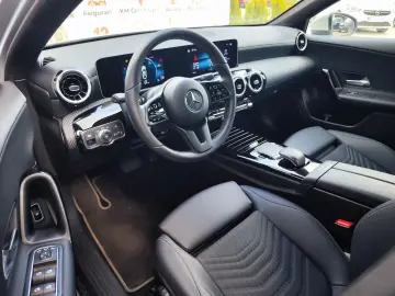 Mercedes-Benz A-180