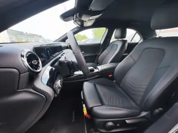 Mercedes-Benz A-180