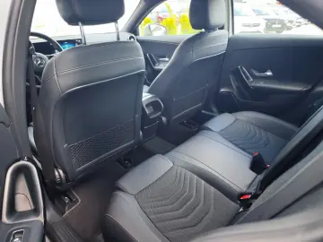 Mercedes-Benz A-180
