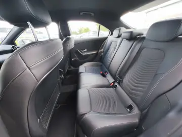 Mercedes-Benz A-180